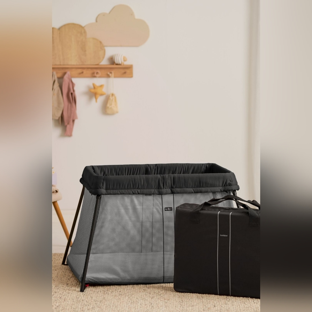 BabyBjörn Travel Crib Light - Black (040280US)
